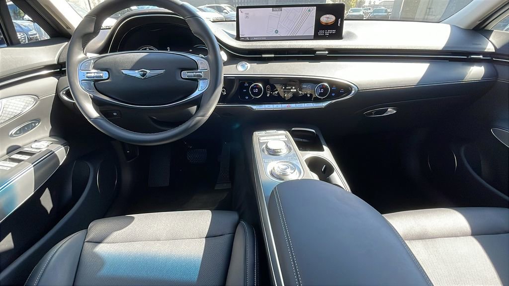 Used 2025 Genesis GV70 2.5T w/ Select Package image 17