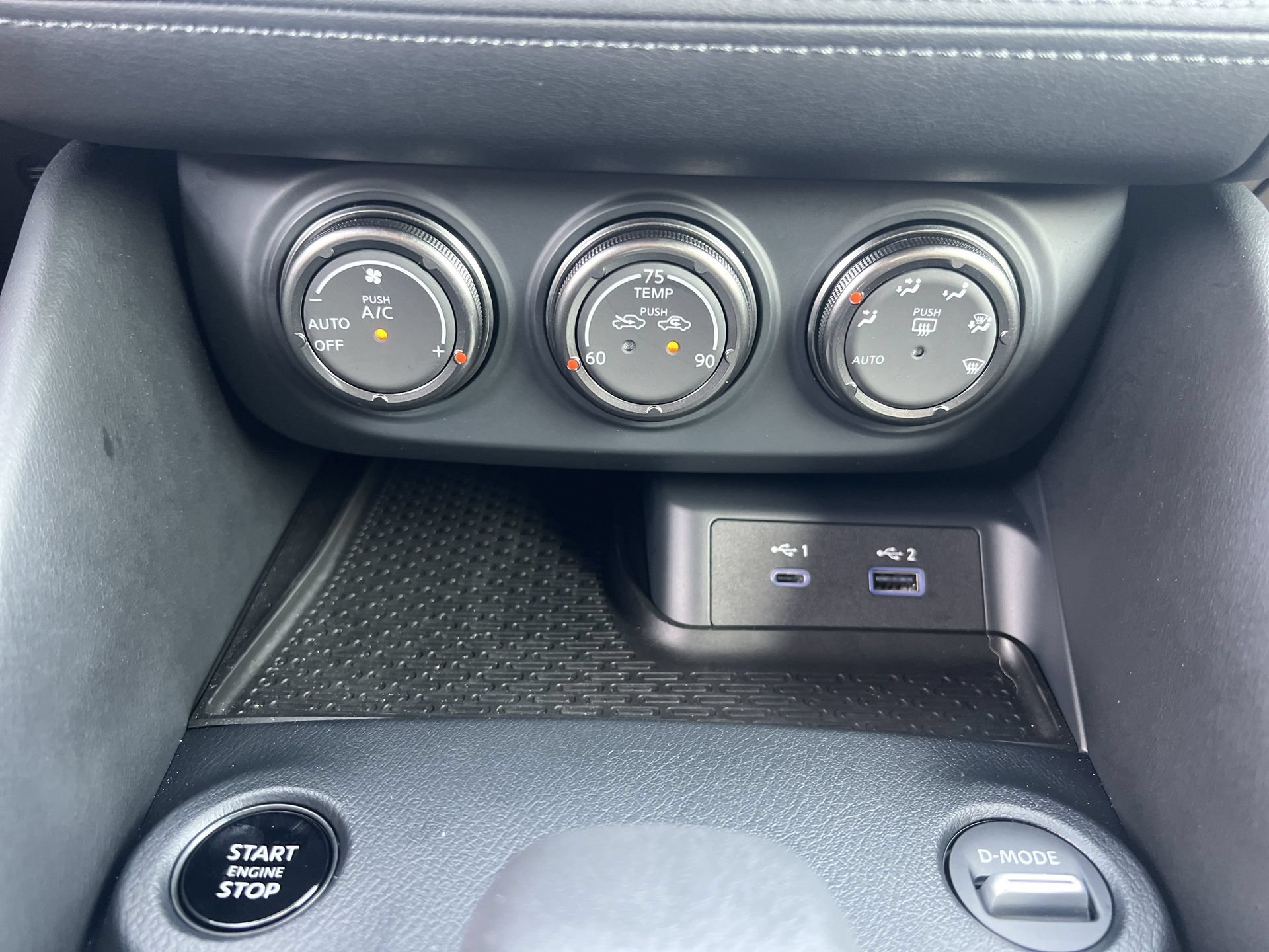 Certified 2025 Nissan Z Performance w/ Floor Mat Package RWD image 7