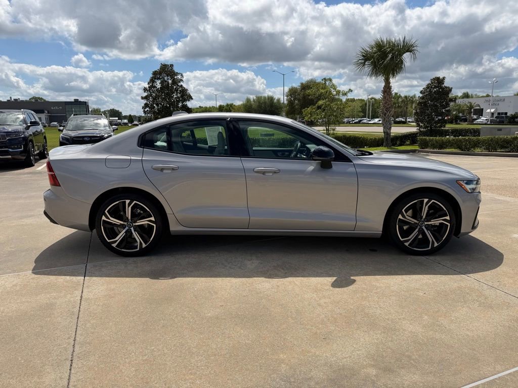 Used 2025 Volvo S60 B5 Core image 6