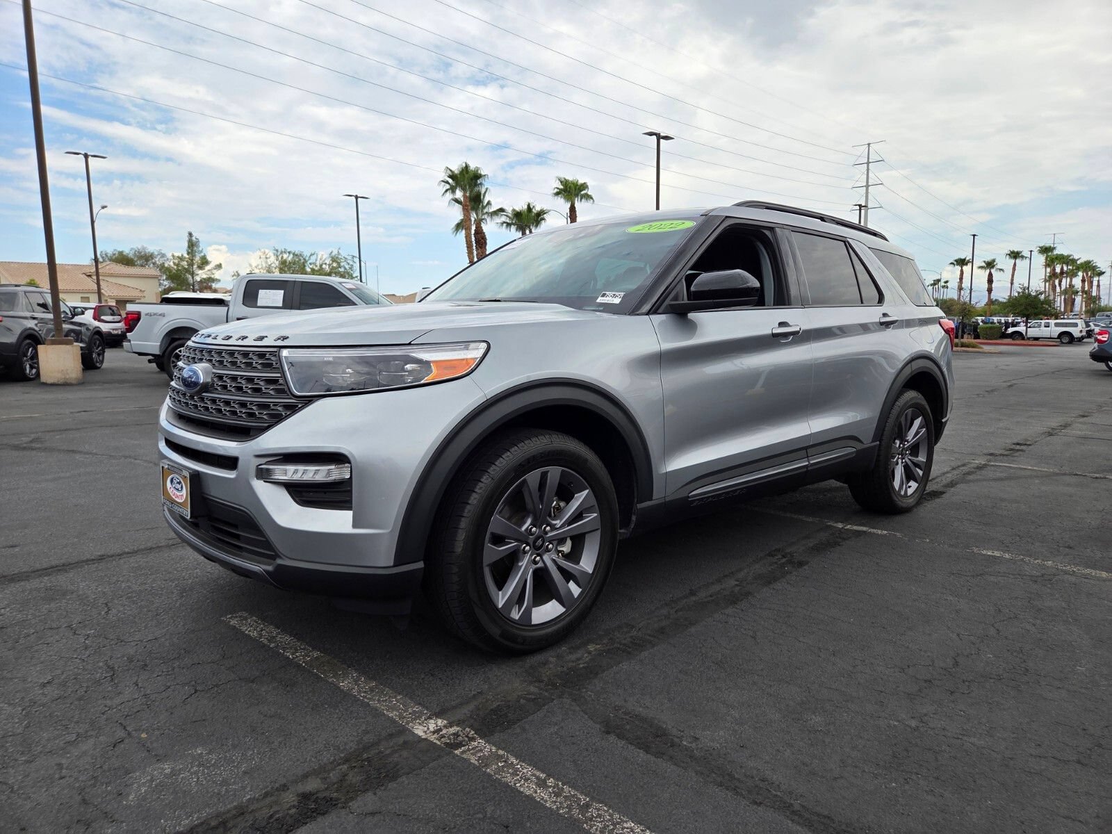 Certified 2022 Ford Explorer XLT w/ Equipment Group 202A AWD/4WD image 2