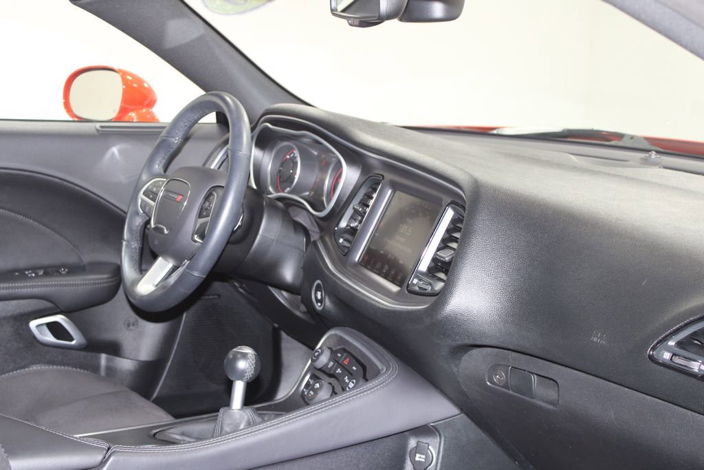 Used 2016 Dodge Challenger R/T Scat Pack w/ Leather Interior Group image 27