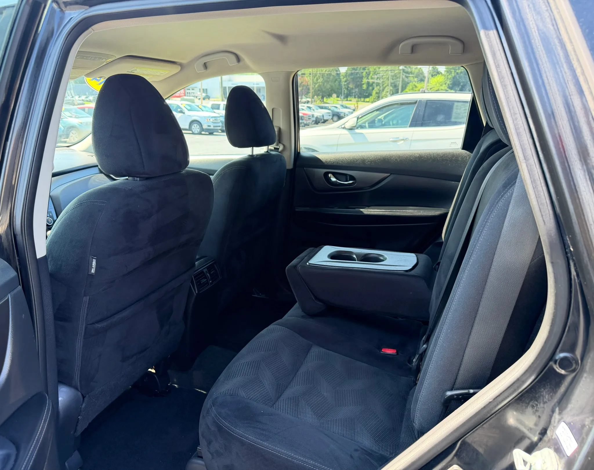 Used 2014 Nissan Rogue SV FWD image 9