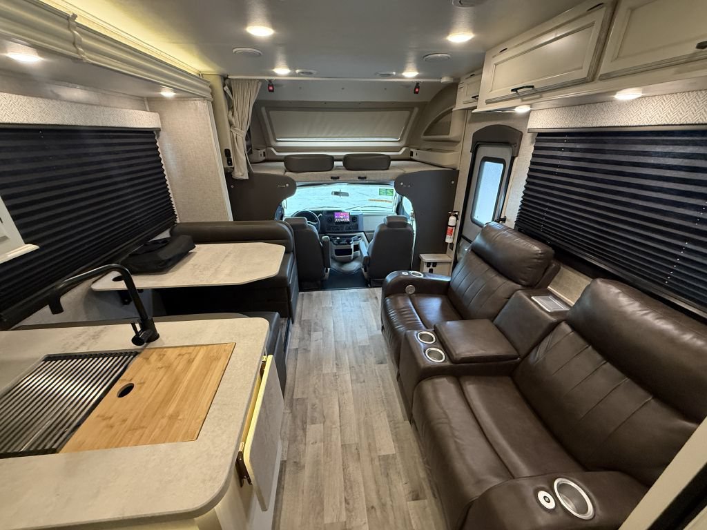 Used 2023 Ford E-450 and Econoline 450 Super Duty w/ Motorhome Prep Package RWD image 66