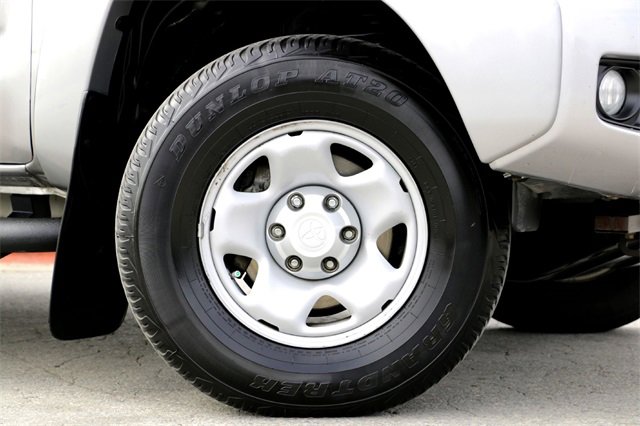 Used 2015 Toyota Tacoma PreRunner image 2