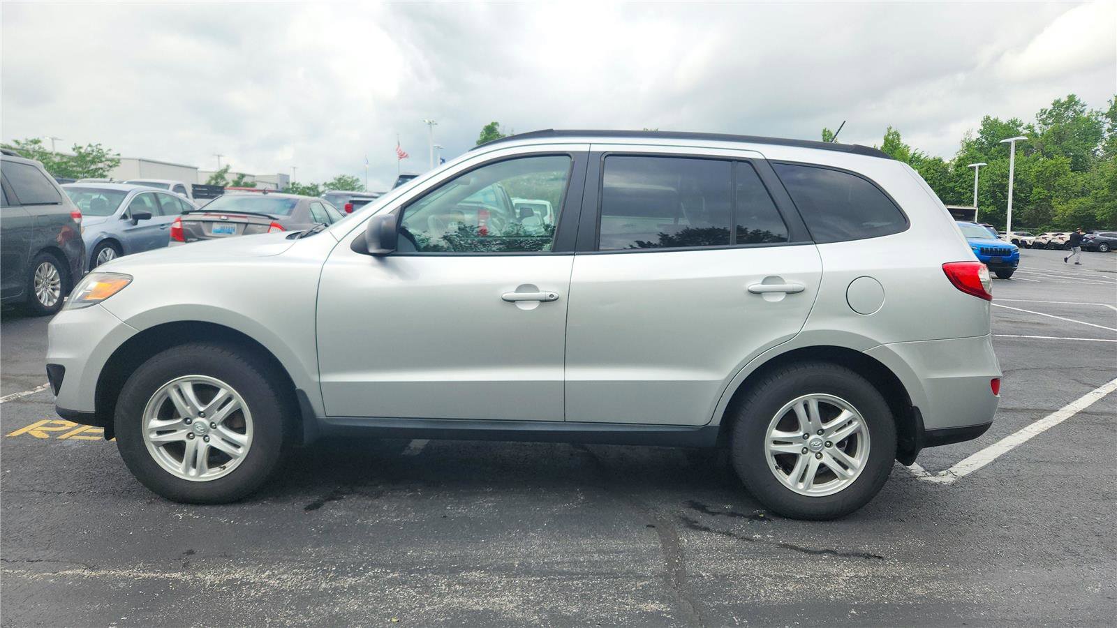Used 2012 Hyundai Santa Fe GLS FWD image 5