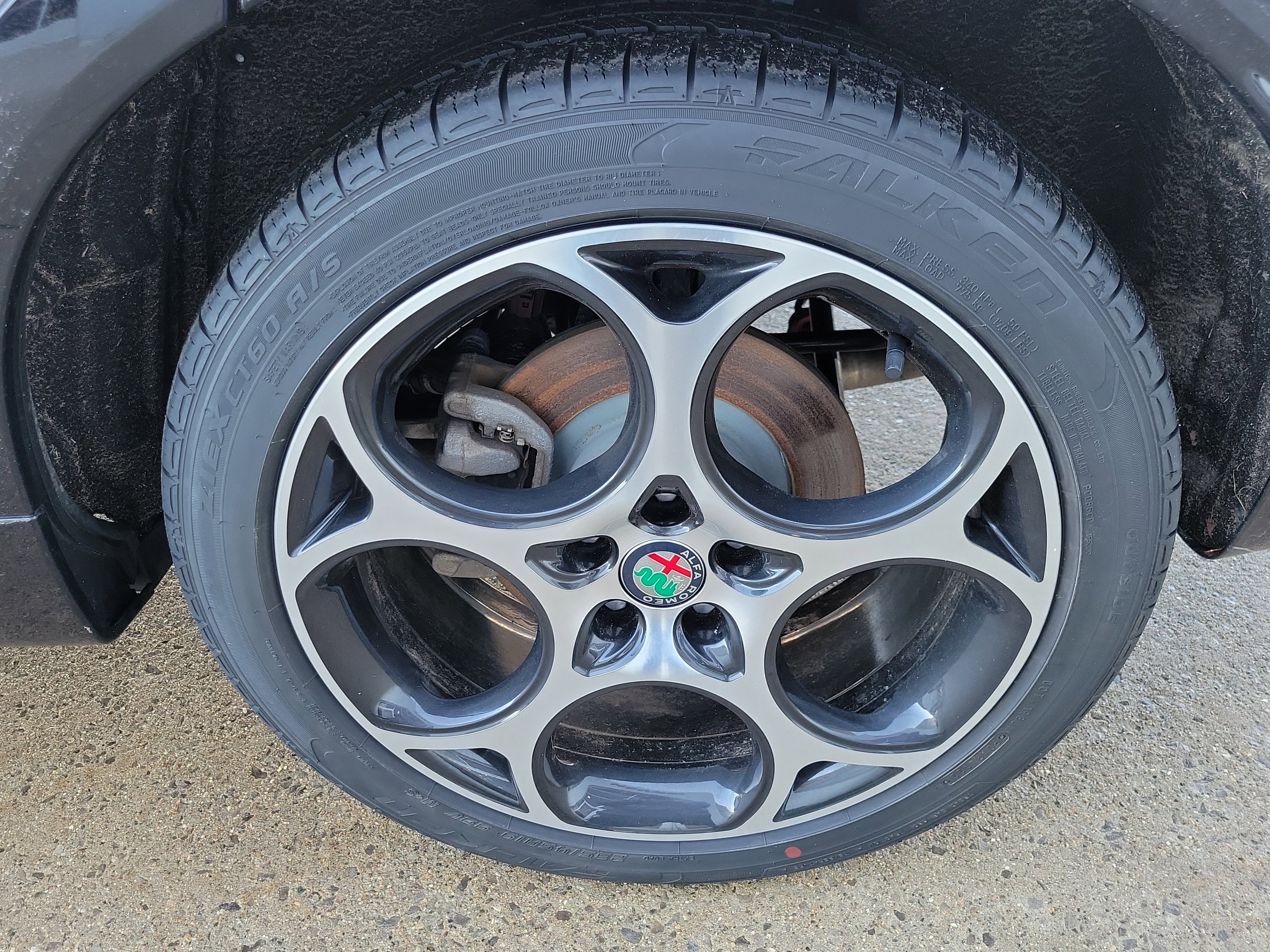 Used 2024 Alfa Romeo Tonale Ti image 5