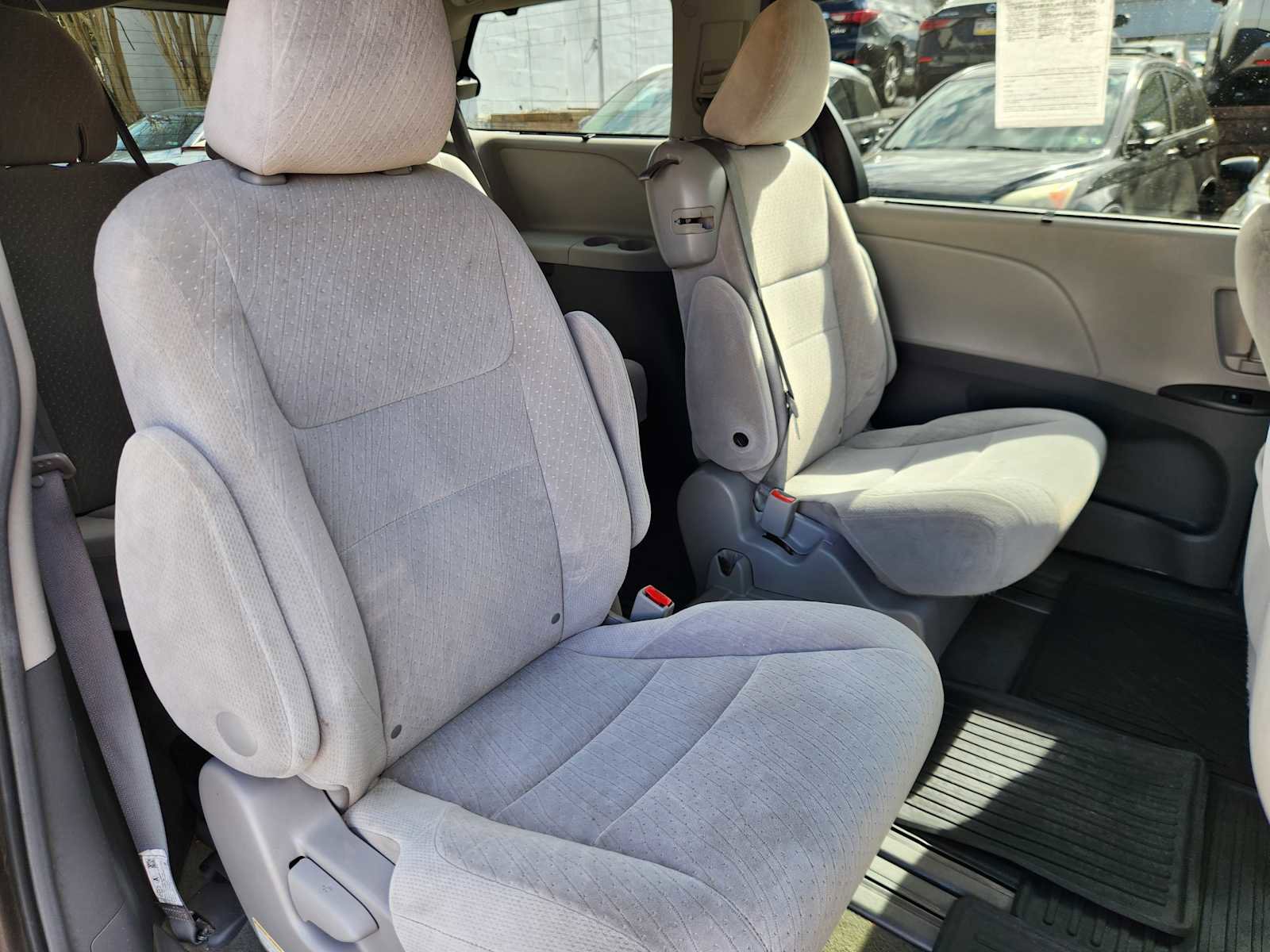 Used 2016 Toyota Sienna LE image 16