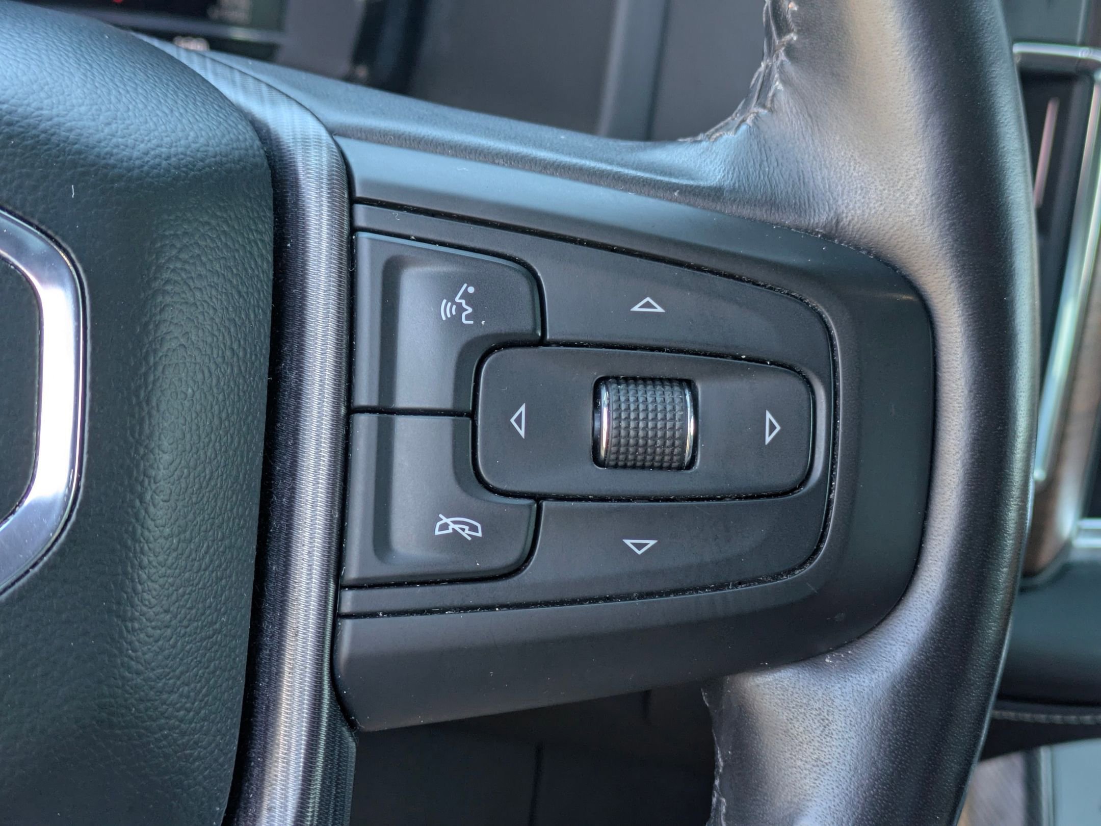 Certified 2023 GMC Yukon Denali Ultimate image 13