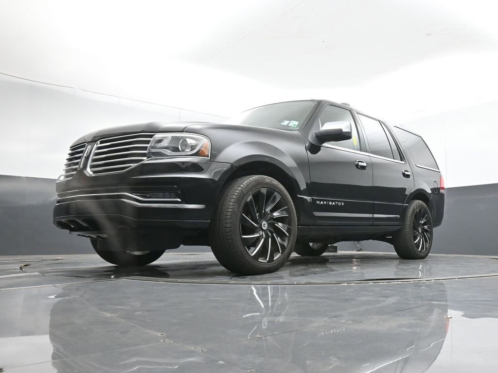 Used 2017 Lincoln Navigator Select image 39