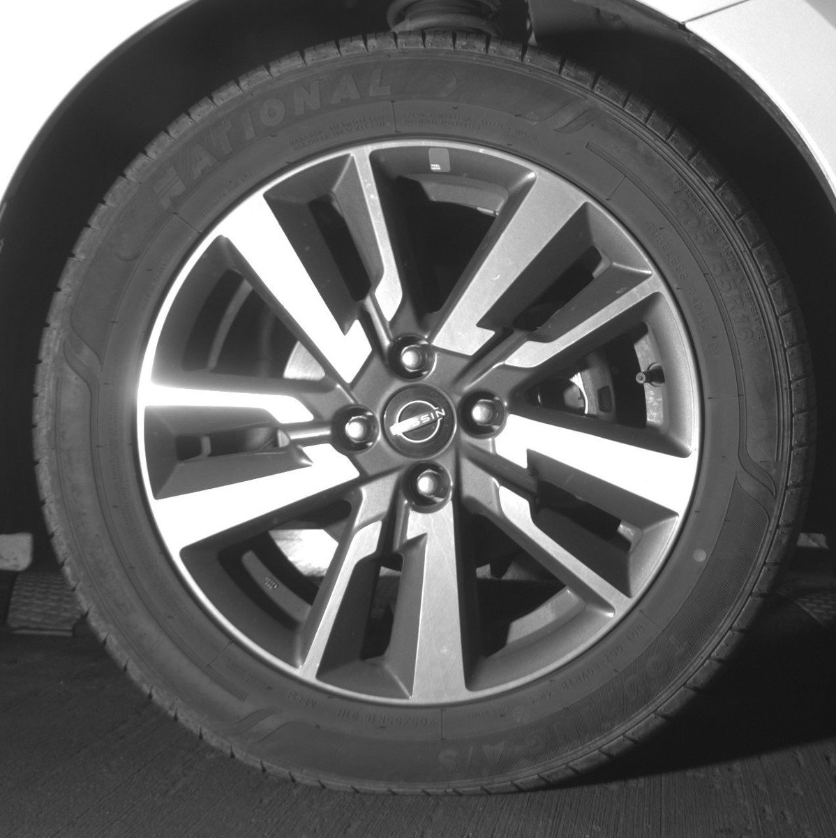 Used 2025 Nissan Versa SV image 13