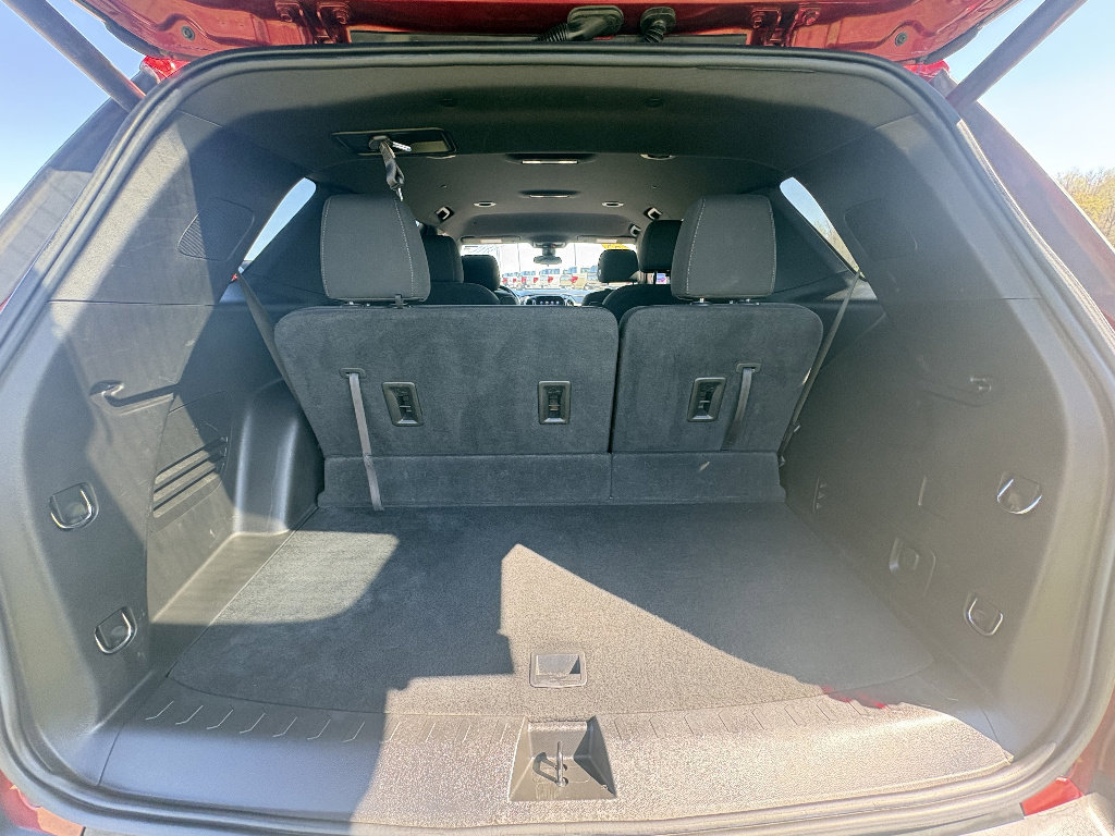 Used 2023 Chevrolet Traverse LT AWD/4WD image 15