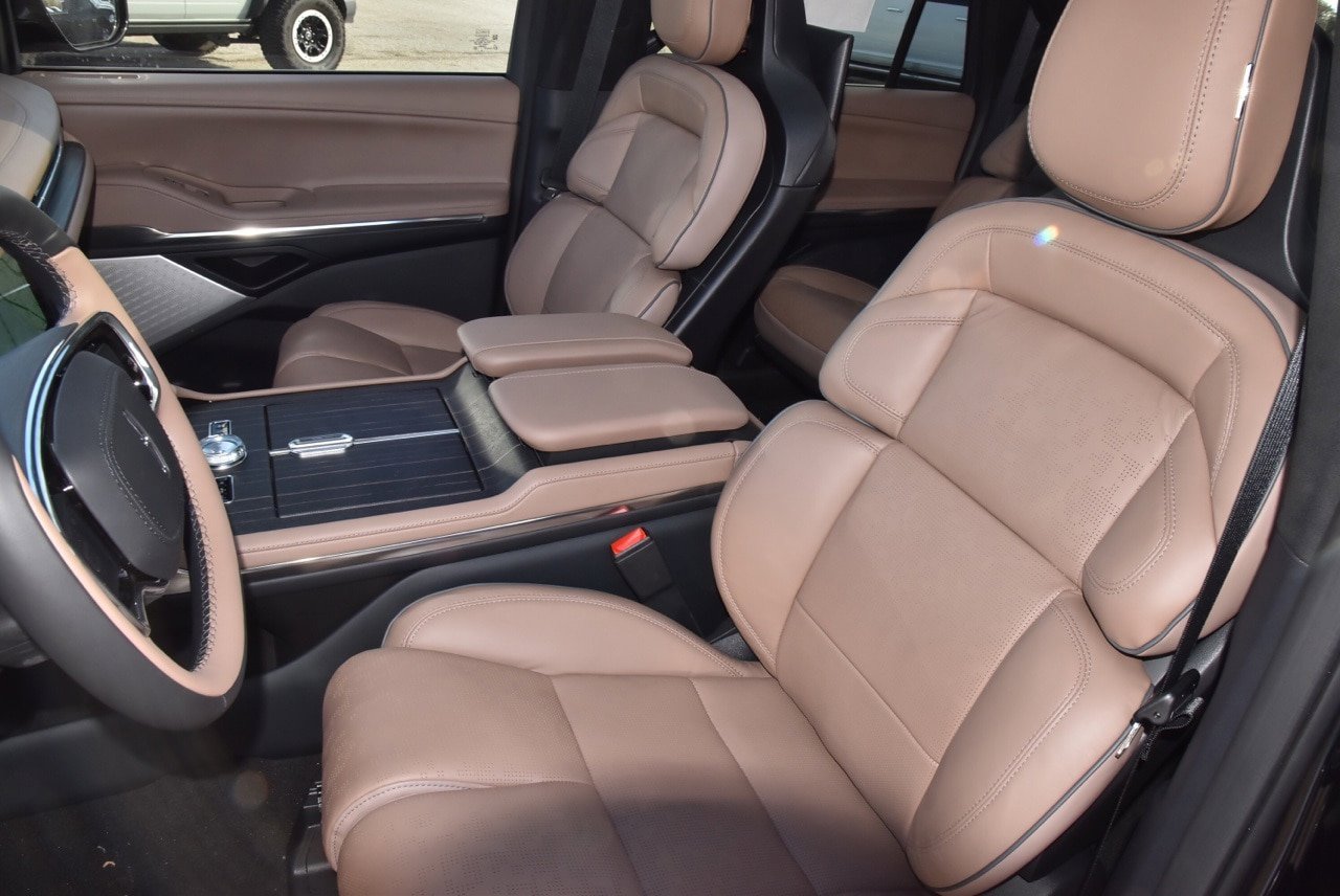 New 2025 Lincoln Navigator L Black Label image 45
