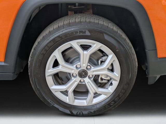 New 2026 Jeep Compass Latitude image 9