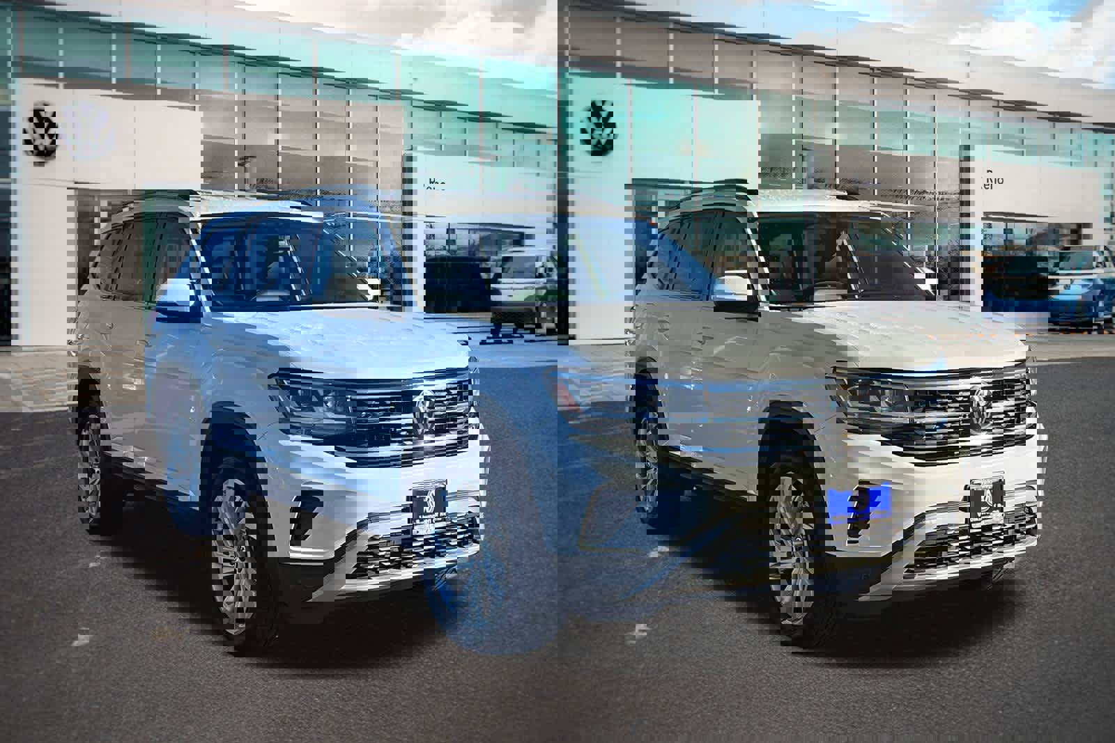 Used 2022 Volkswagen Atlas SE image 3