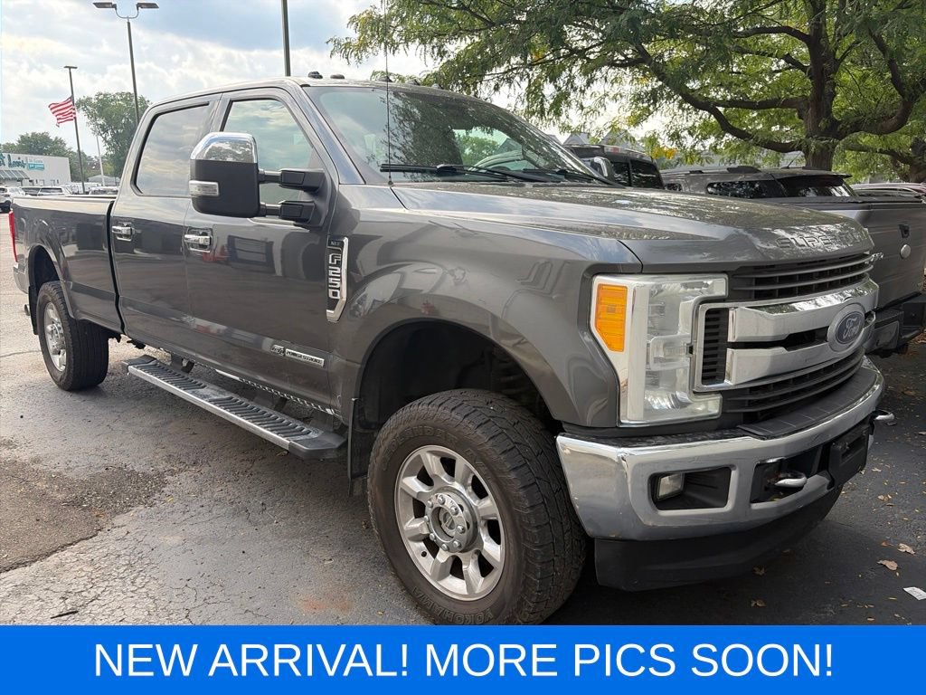 Used 2017 Ford F250 XLT w/ XLT Premium Package AWD/4WD image 6