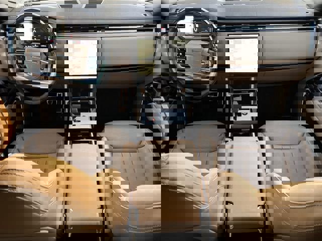 Used 2025 Land Rover Range Rover Long Wheelbase SE image 9