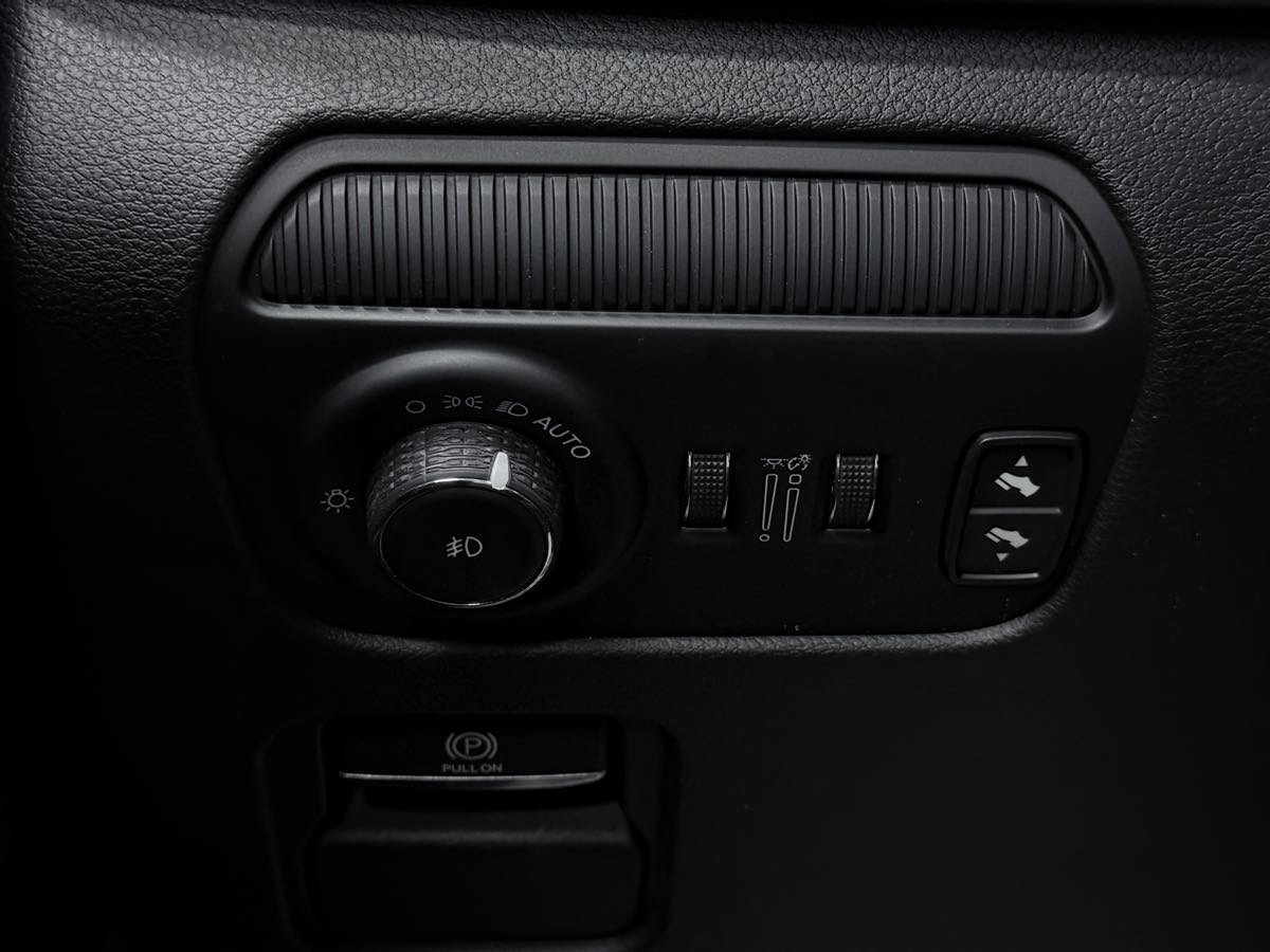 Used 2024 Jeep Wagoneer 4WD w/ Premium Group I image 50