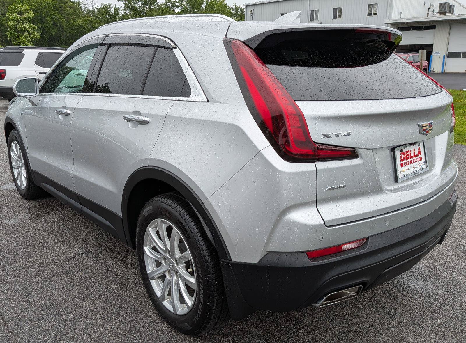 Used 2019 Cadillac XT4 Luxury w/ Cold Weather Package AWD/4WD image 8