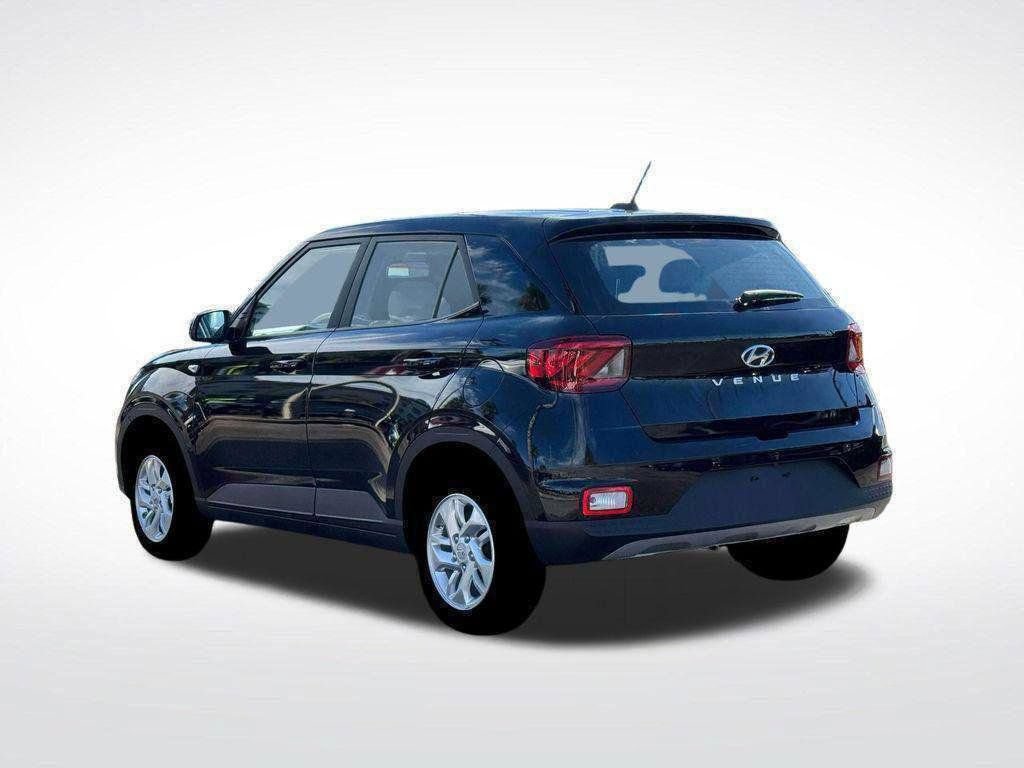 Certified 2026 Hyundai Venue SE FWD image 5