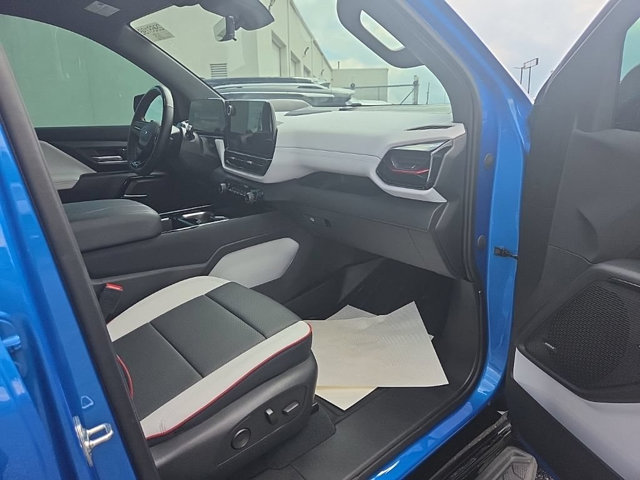 Used 2025 Chevrolet Silverado EV RST AWD/4WD image 16