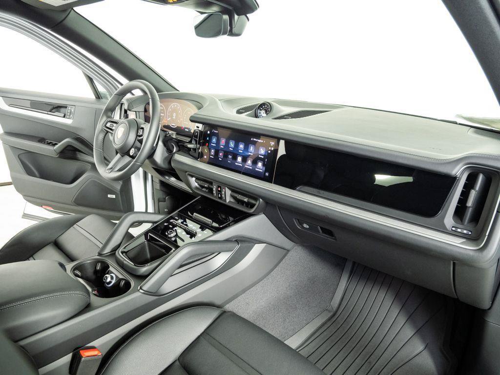 New 2026 Porsche Cayenne AWD/4WD image 25