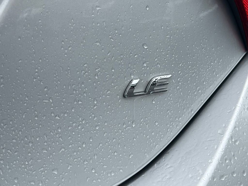 Used 2018 Toyota Corolla LE FWD image 13