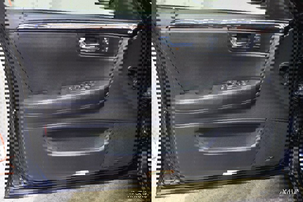 Used 2010 Cadillac DTS Premium w/ Driver Awareness Package image 7