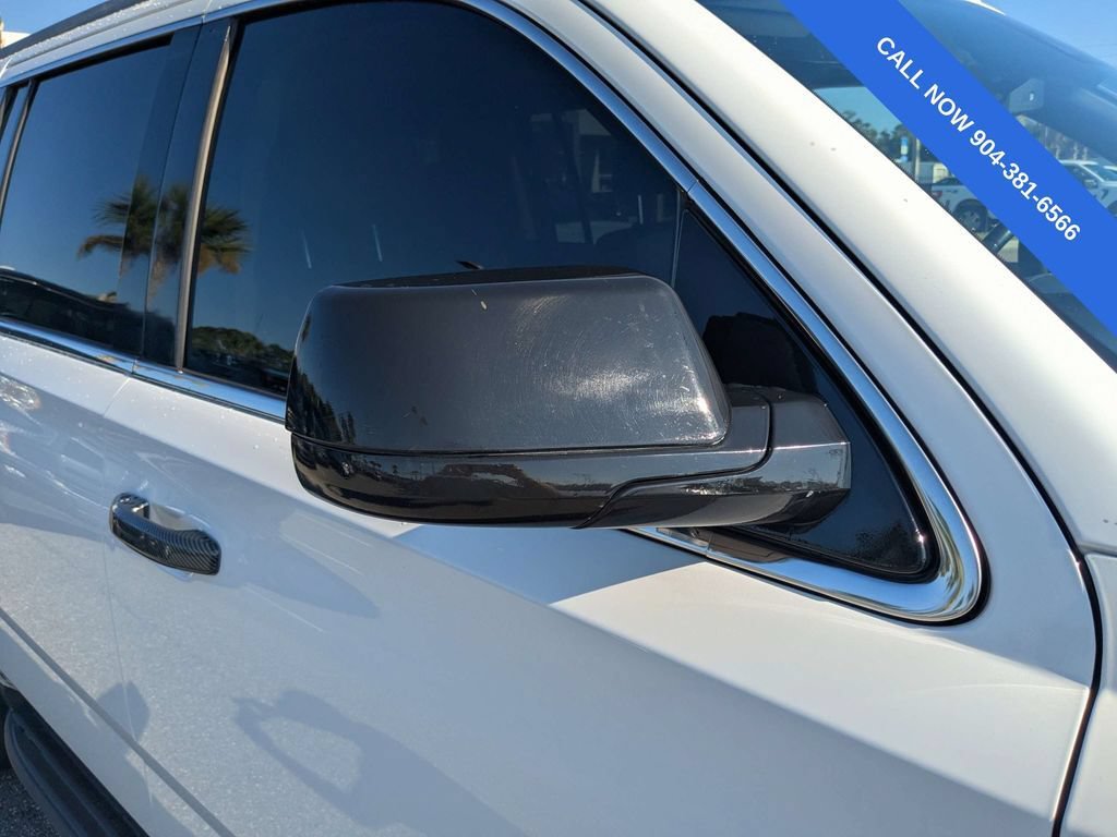 Used 2017 Chevrolet Suburban LT RWD image 12