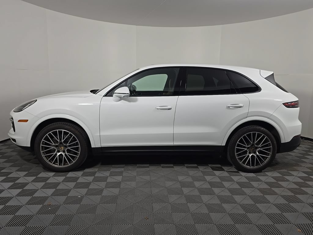 Certified 2023 Porsche Cayenne Platinum Edition AWD/4WD image 2