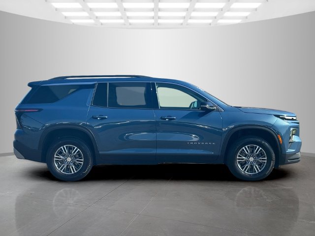 Used 2025 Chevrolet Traverse LT w/ LPO, Floor Liner Package AWD/4WD image 8