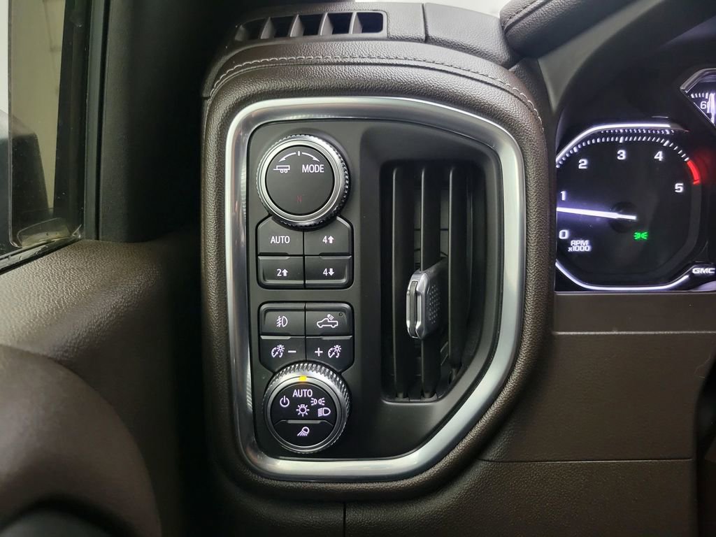 Used 2021 GMC Sierra 2500 SLT image 30