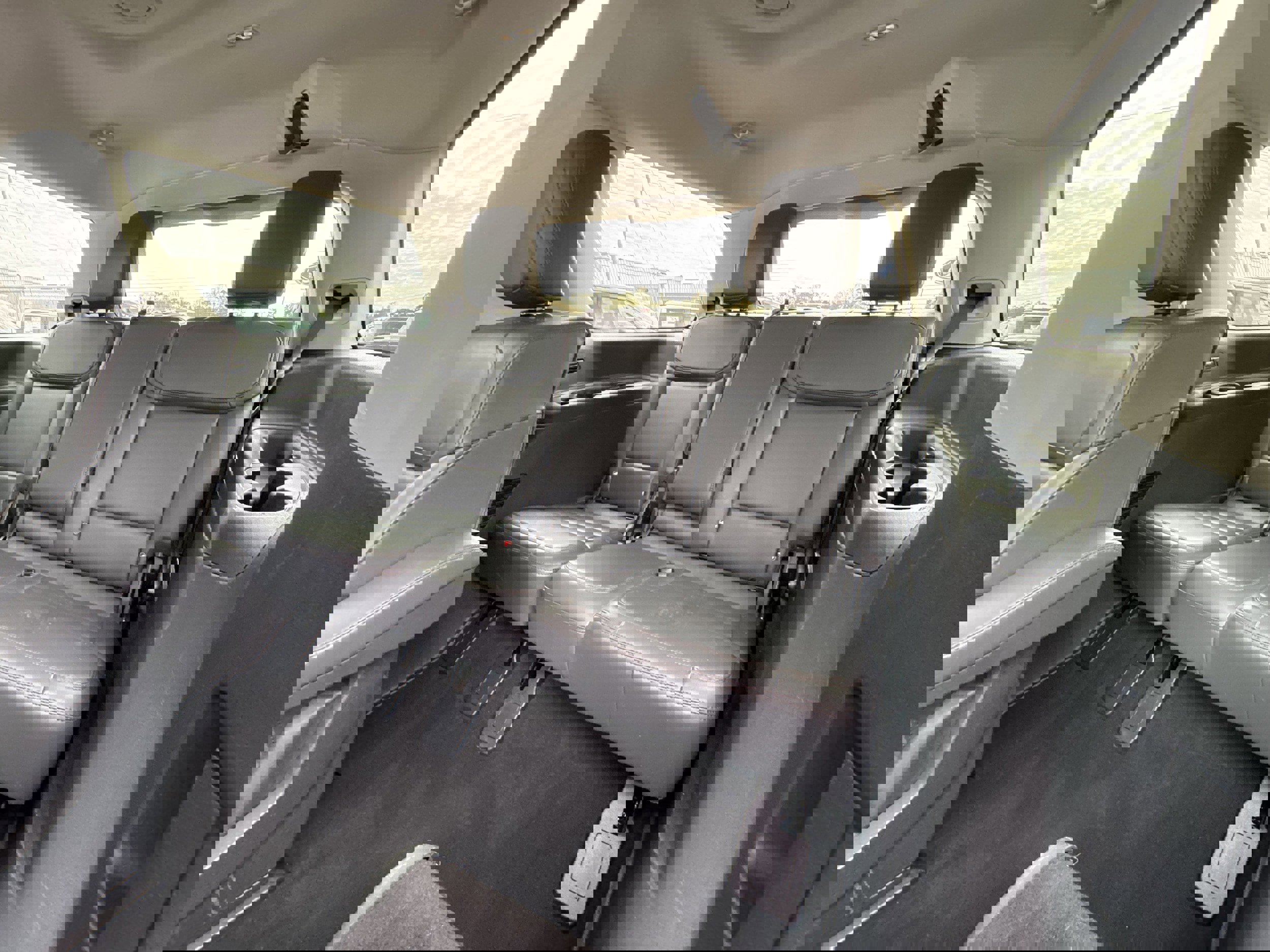 Used 2025 Ford Expedition Active image 31