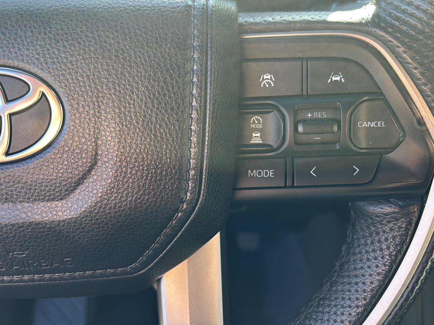 Used 2024 Toyota Tacoma SR5 AWD/4WD image 32