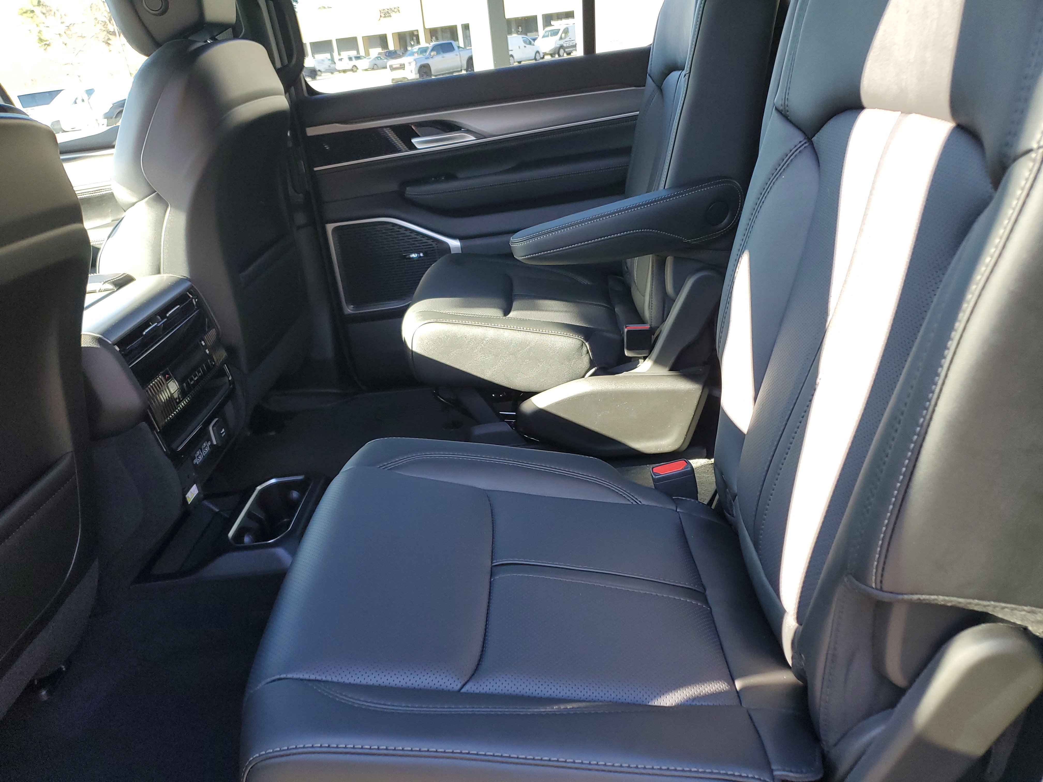 New 2026 Jeep Grand Wagoneer Limited image 25