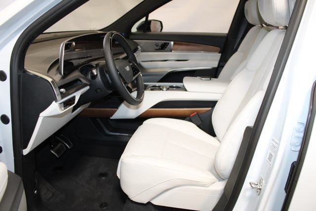 New 2027 Cadillac Vistiq Luxury AWD/4WD image 4