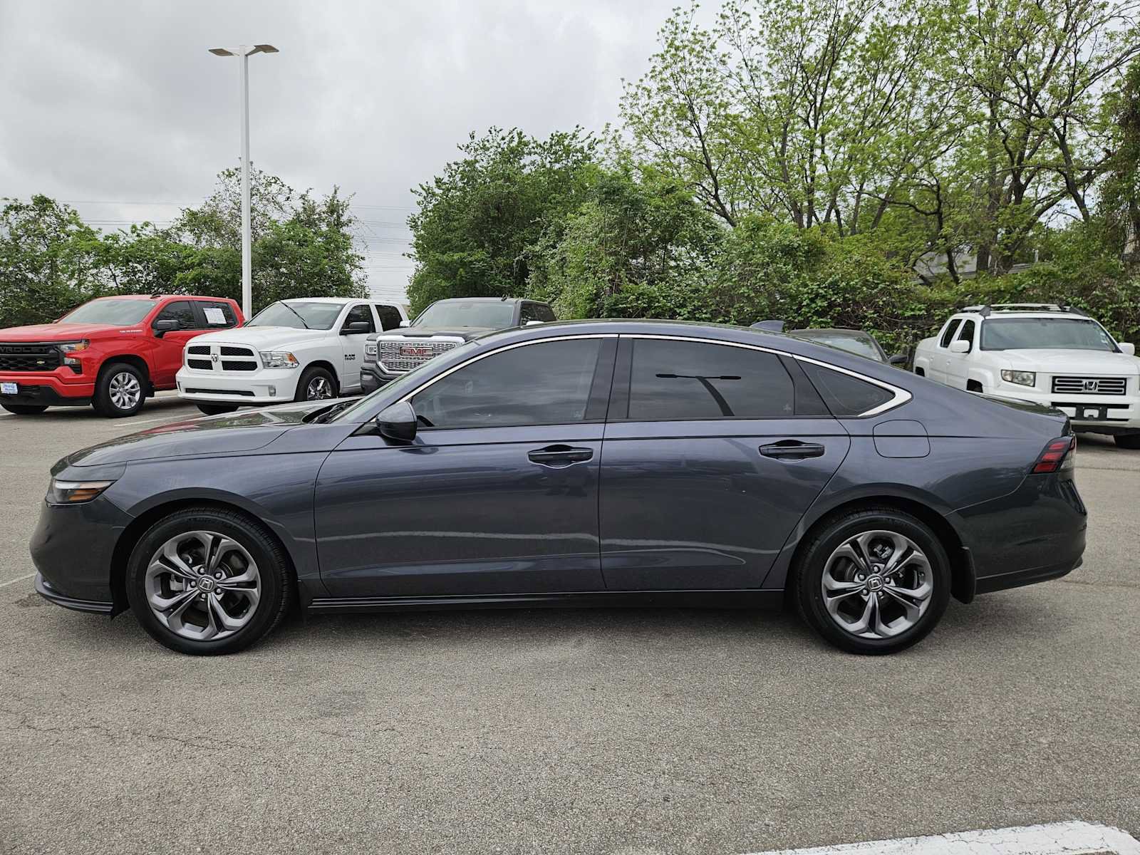 Used 2023 Honda Accord EX image 4