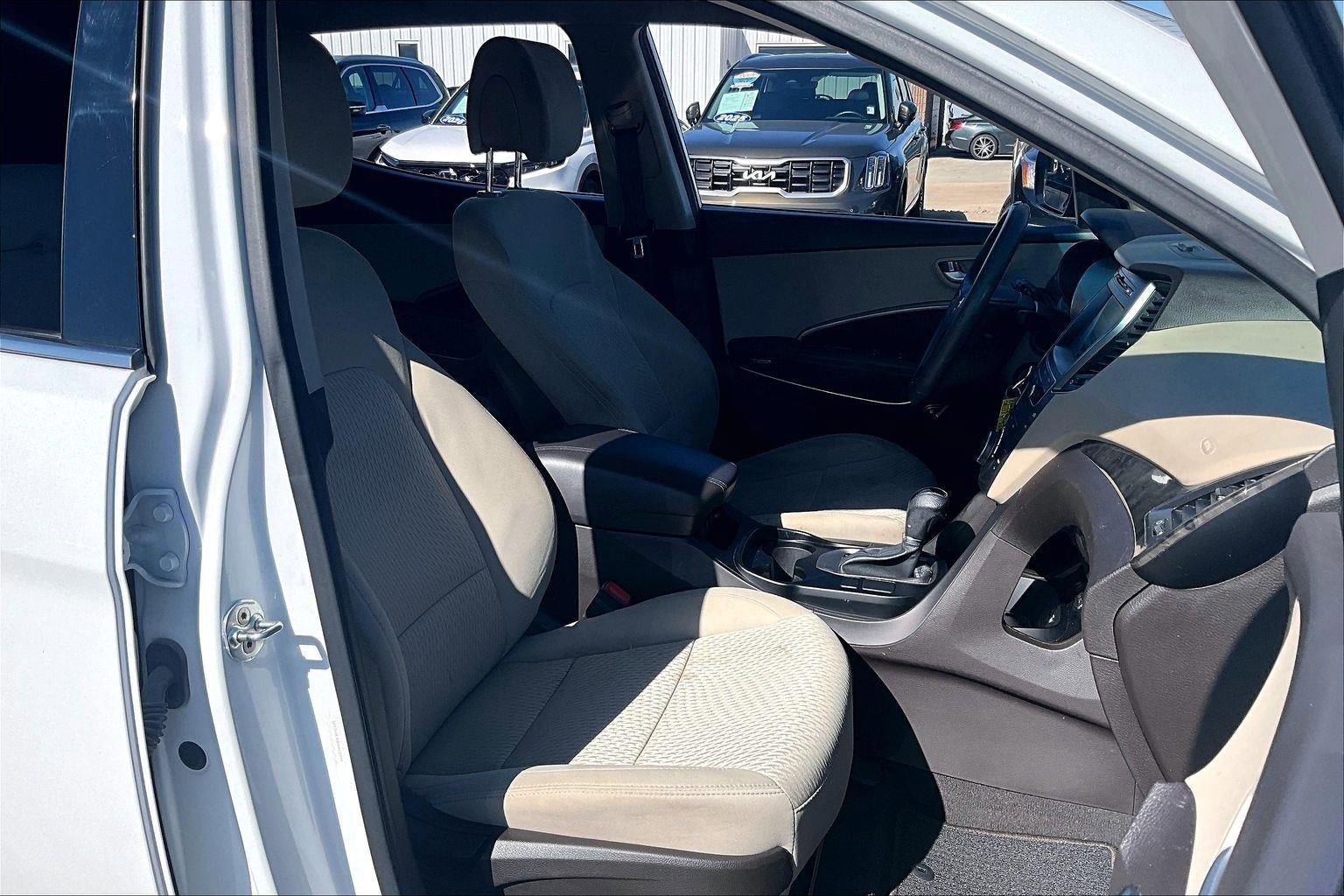 Used 2017 Hyundai Santa Fe Sport FWD image 29