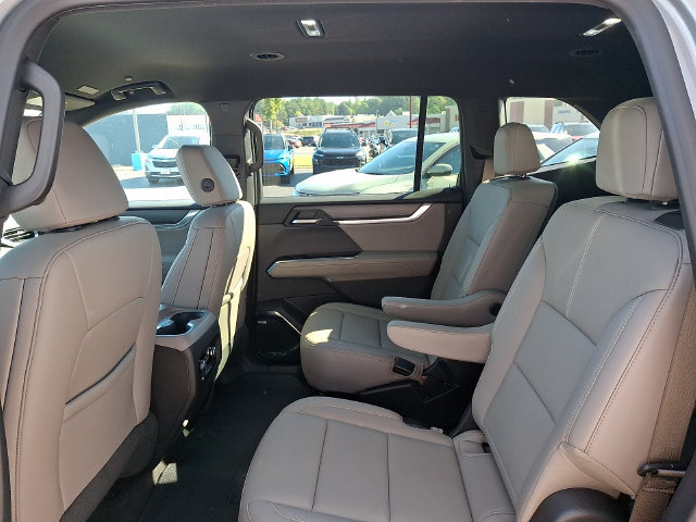 Used 2026 GMC Acadia Elevation w/ Elevation Premium Package FWD image 10