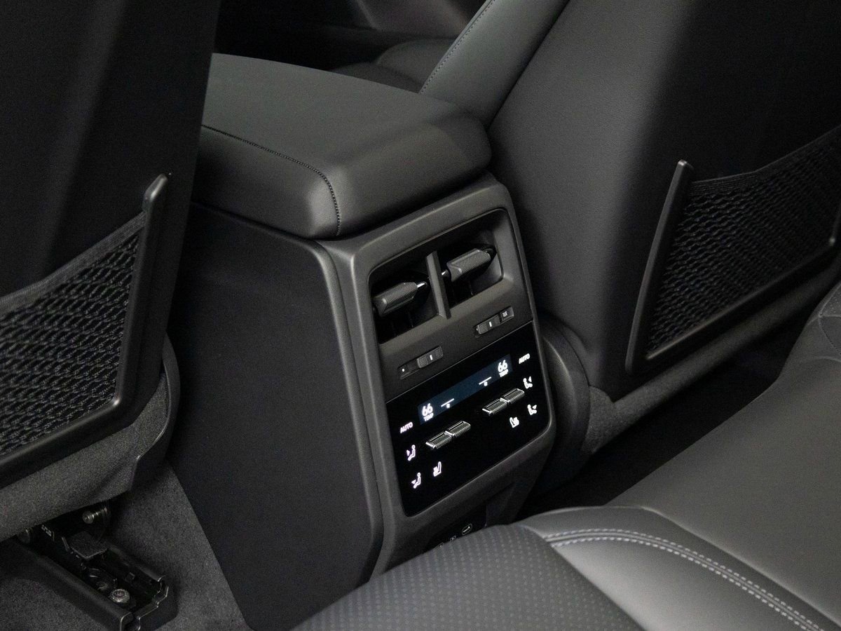 New 2025 Porsche Macan 4S Electric image 25