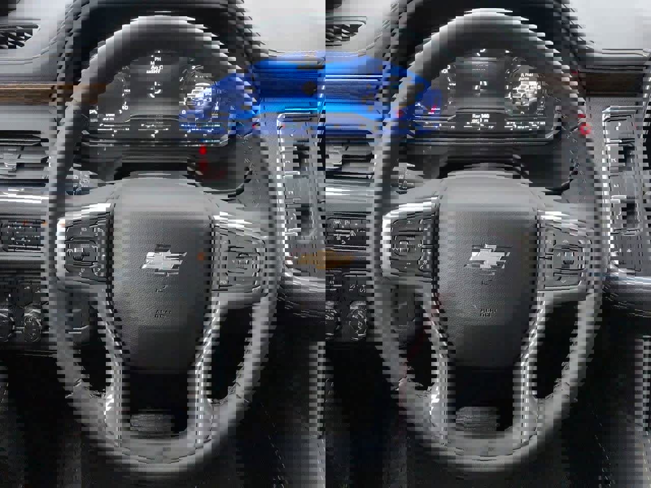 Used 2023 Chevrolet Suburban Premier image 23