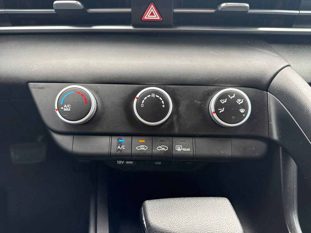 Used 2025 Hyundai Elantra SE image 20