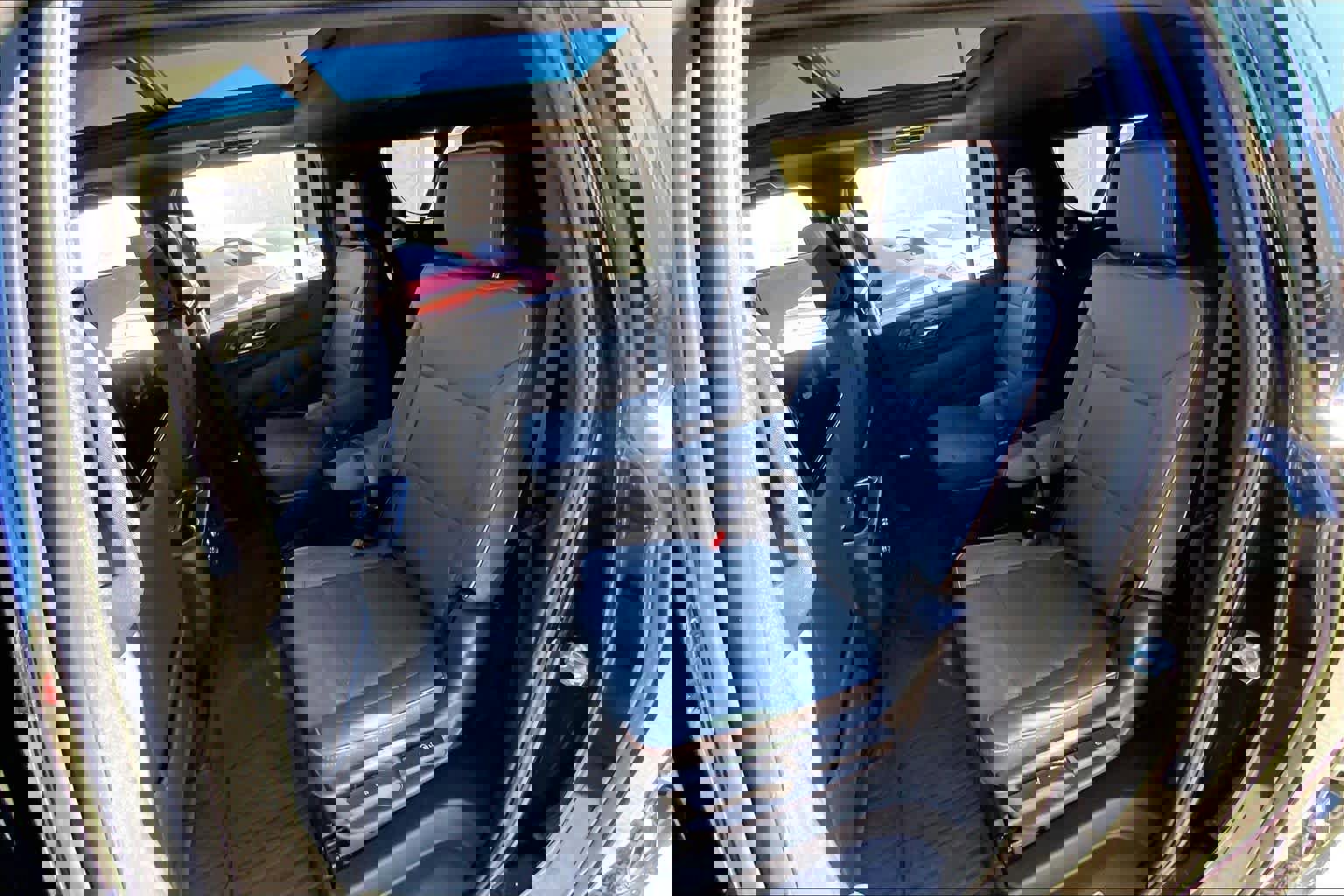 Used 2025 GMC Yukon XL AT4 w/ AT4 Premium Plus Package image 21