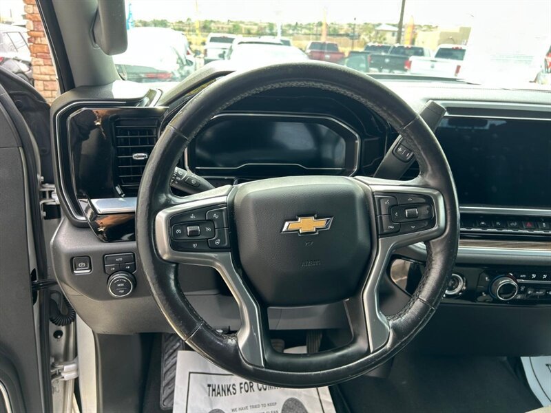 Used 2022 Chevrolet Silverado 1500 LT AWD/4WD image 32