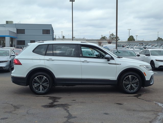 Used 2024 Volkswagen Tiguan Wolfsburg Edition image 4