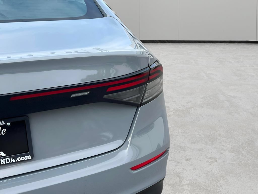 Certified 2025 Honda Accord SE image 6