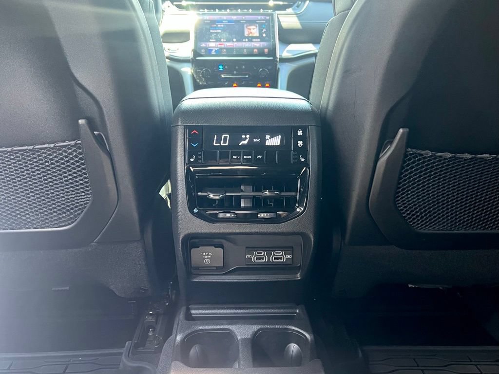 Used 2023 Jeep Grand Cherokee L Overland AWD/4WD image 15