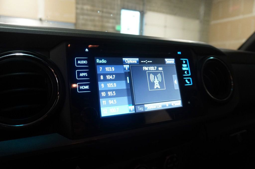 Used 2016 Toyota Tacoma TRD Sport image 7