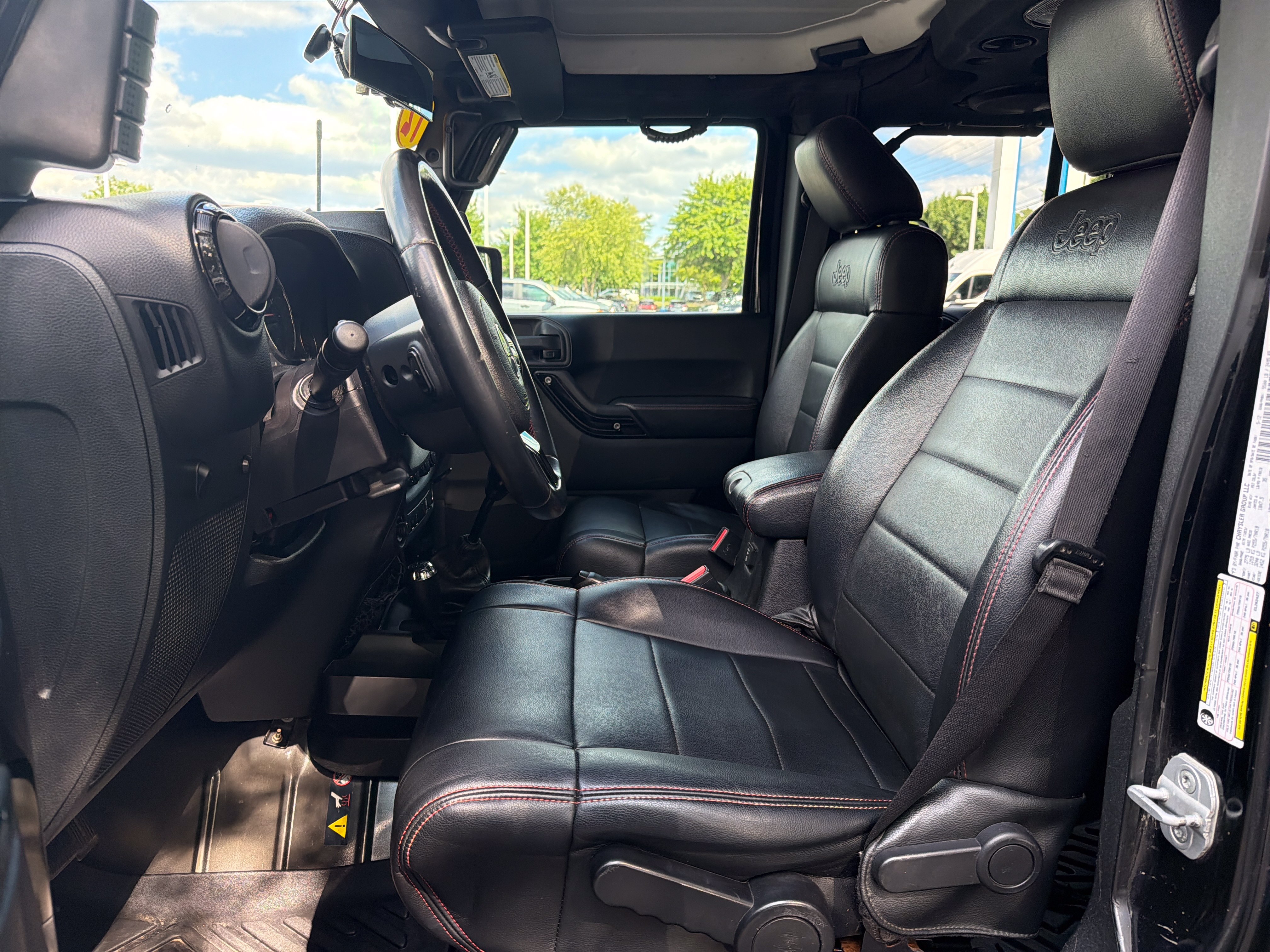 Used 2012 Jeep Wrangler Unlimited Sahara AWD/4WD image 16