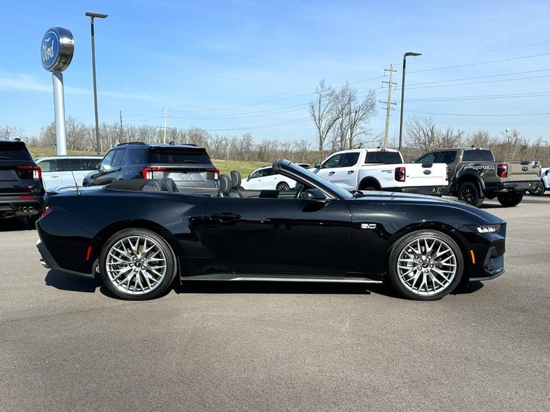 Used 2024 Ford Mustang GT Premium image 3