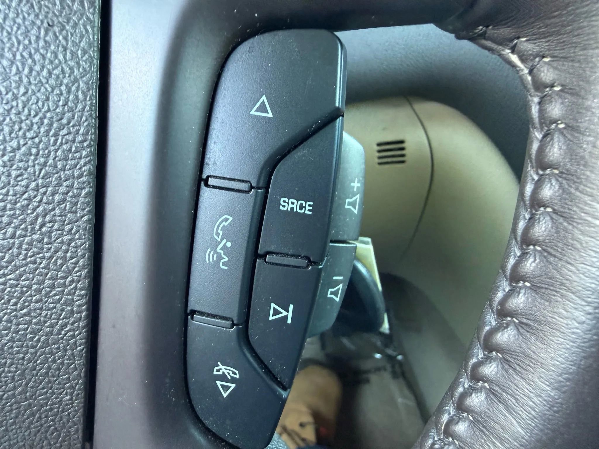 Used 2011 Buick Enclave CXL image 15